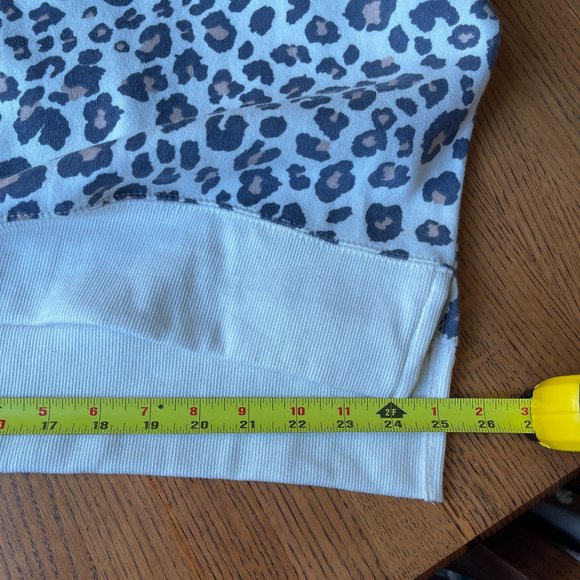 Ocean Drive Clothing Cheetah sweatshirt oversized Cream size L NWT - Picture 12 of 14